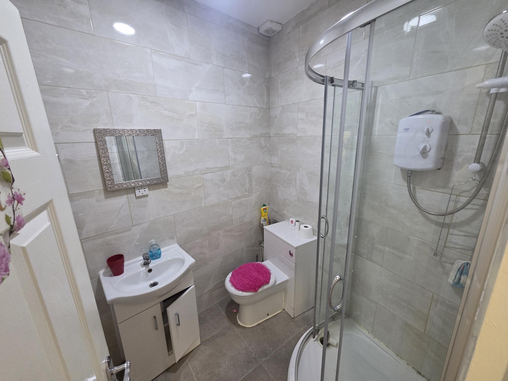 Flat Upper Bond Street in Hinckley and Bosworth