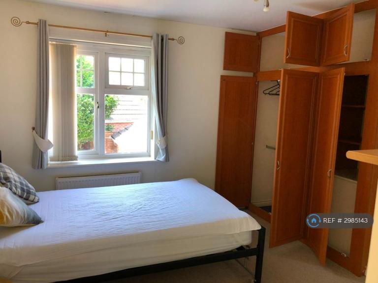 Room Westfield Grove in Derby