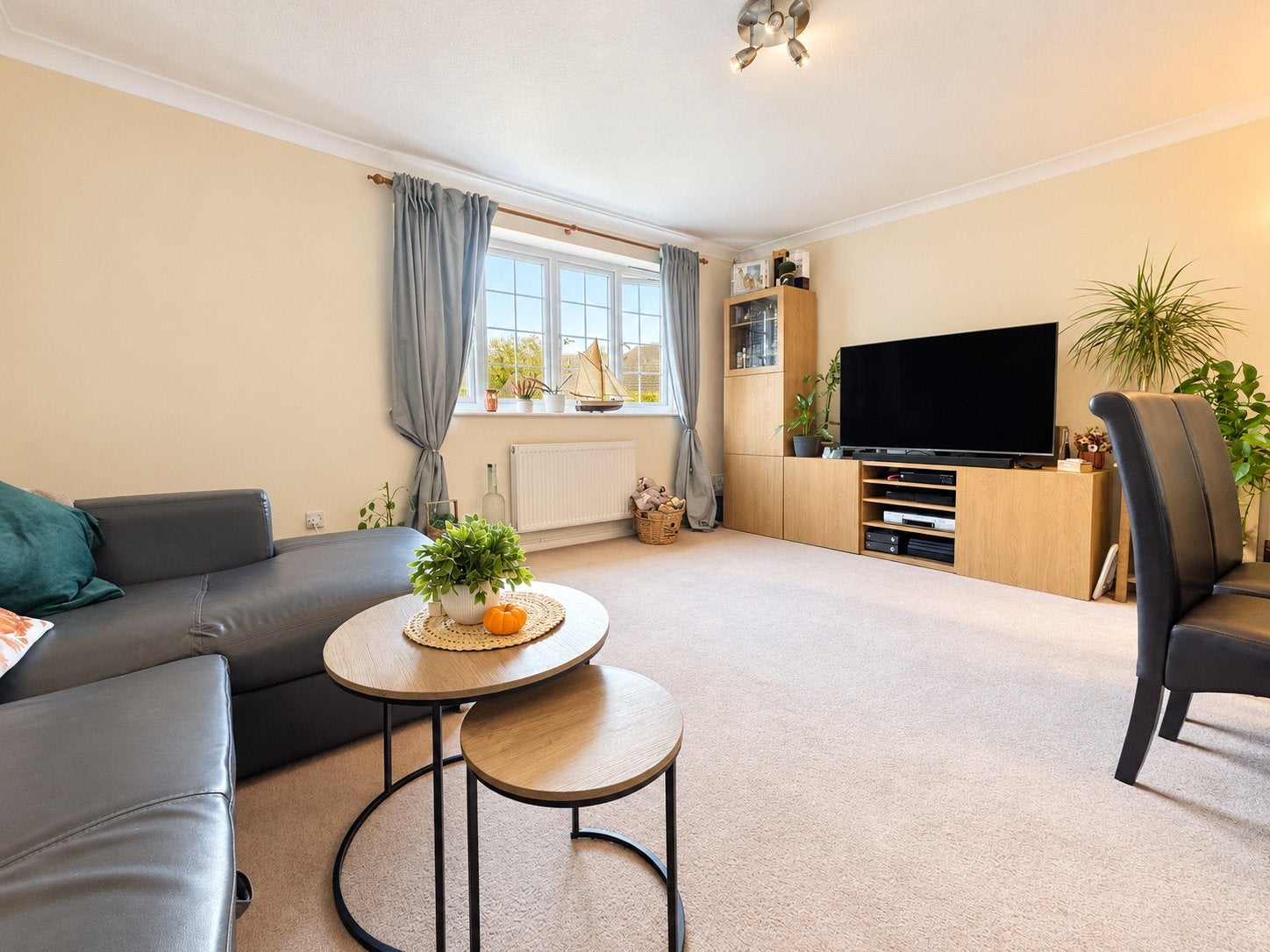 Flat Connaught Road in Hart