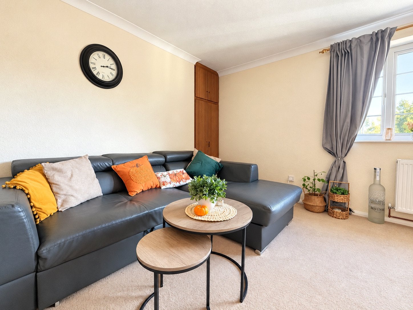 Flat Connaught Road in Hart
