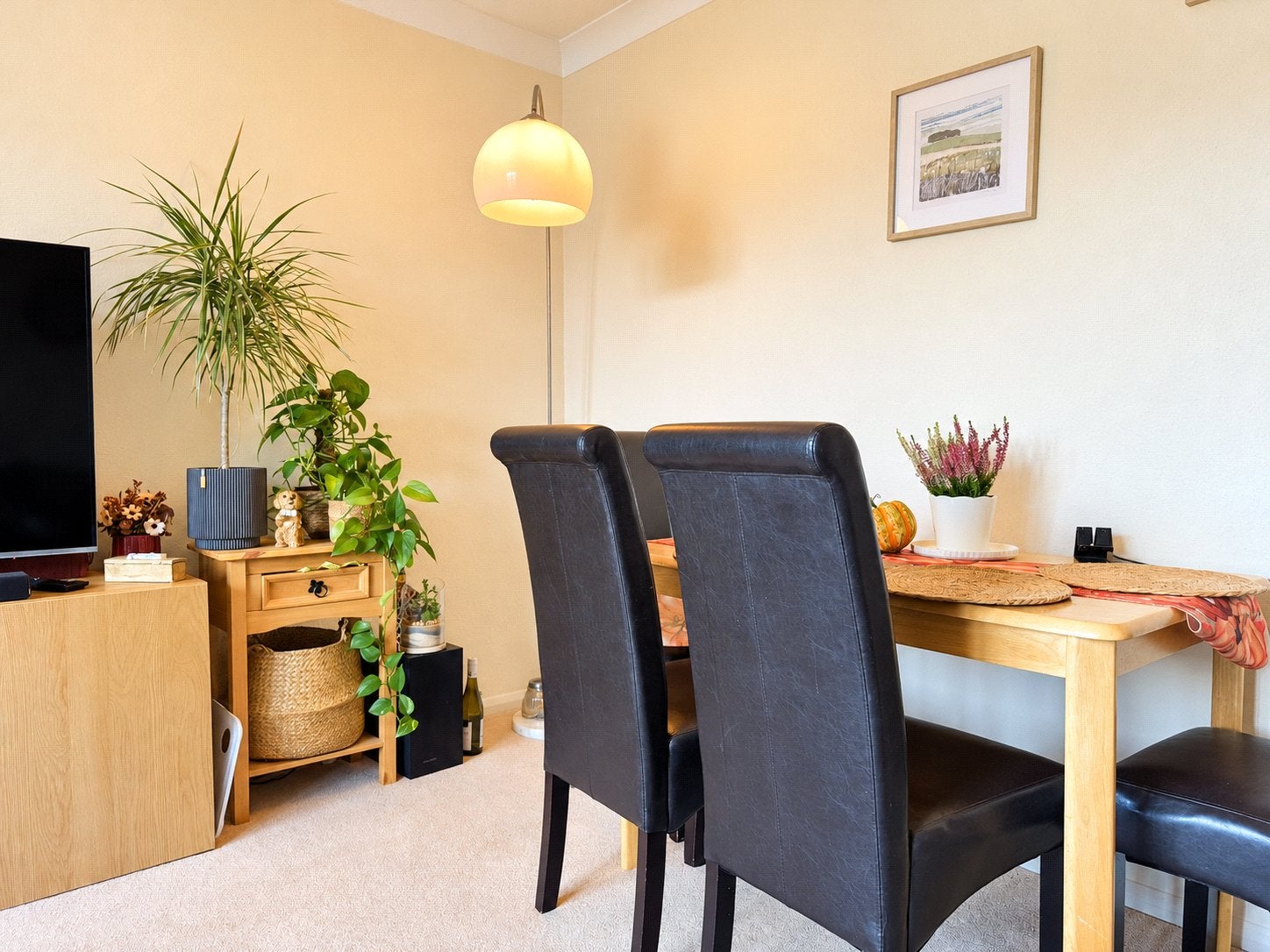 Flat Connaught Road in Hart