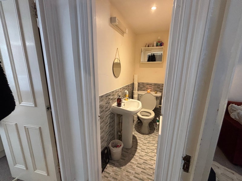 Room Greencroft Gardens in Greater London