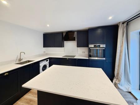 Flat Finchampstead Road in Wokingham