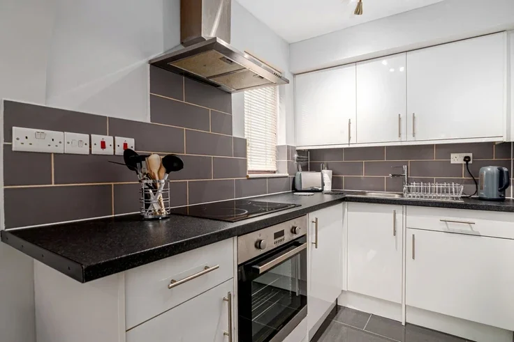 Flat Palmerston Road in Greater London