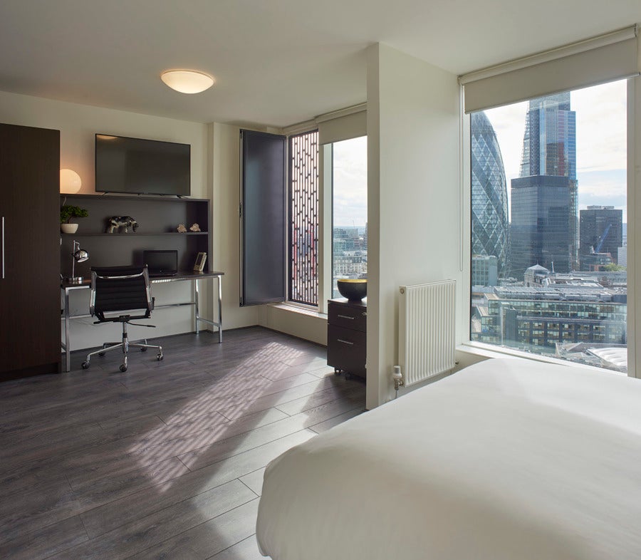Room Frying Pan Alley in Greater London