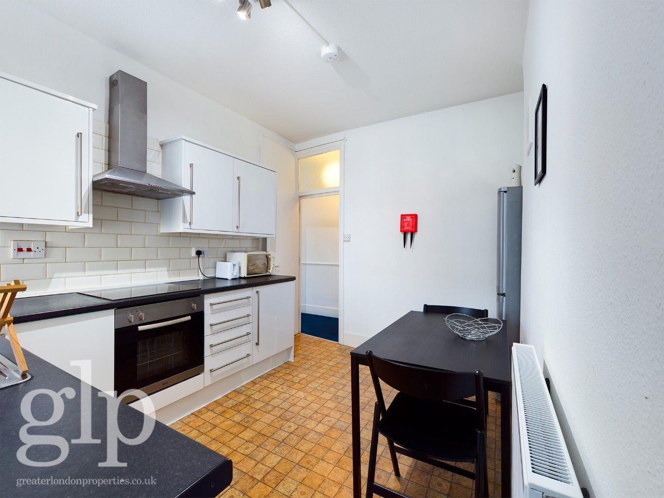 Flat Kenton Street in Greater London