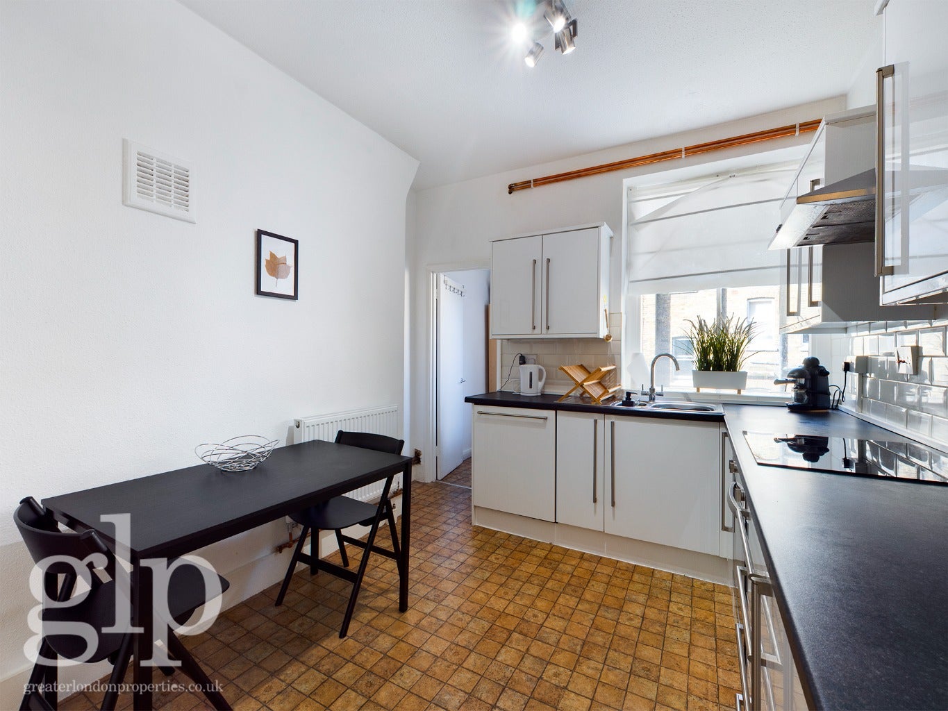 Flat Kenton Street in Greater London