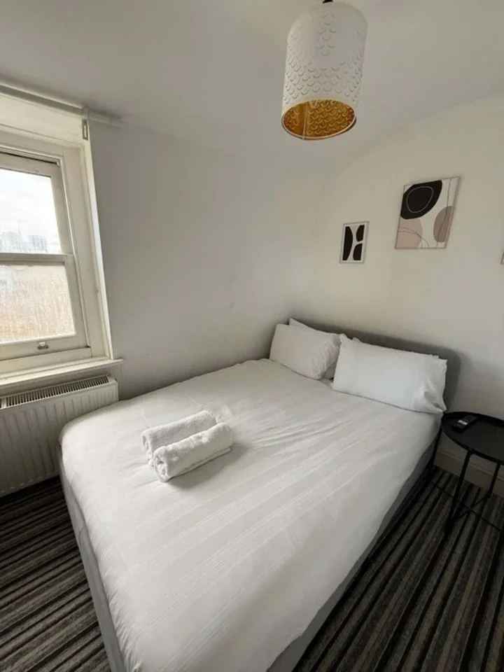 Flat Essex Road in Greater London