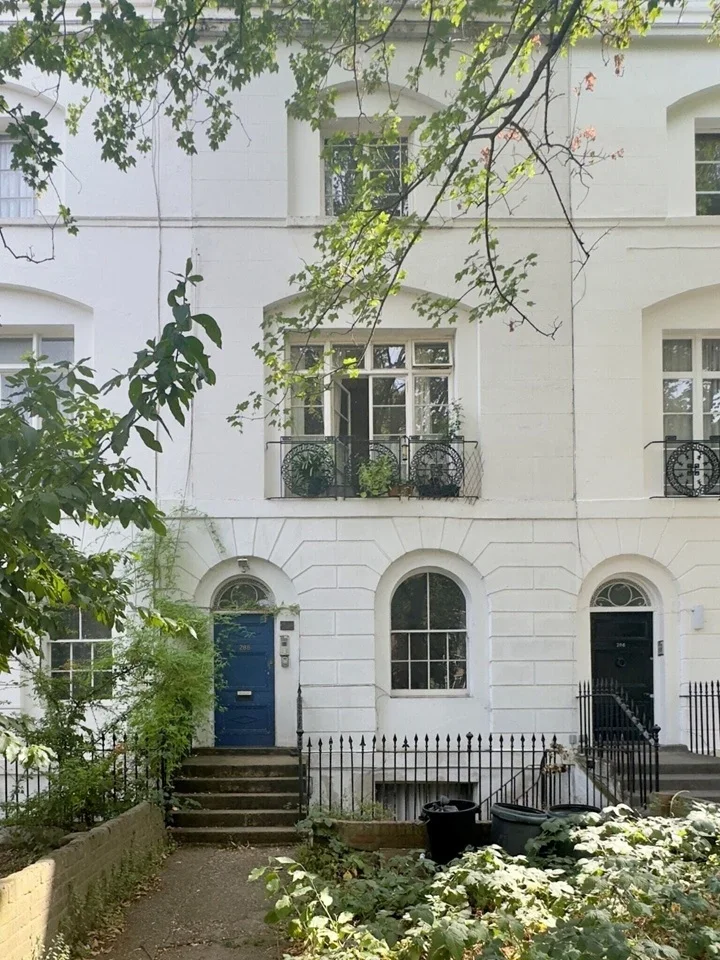 Flat Essex Road in Greater London
