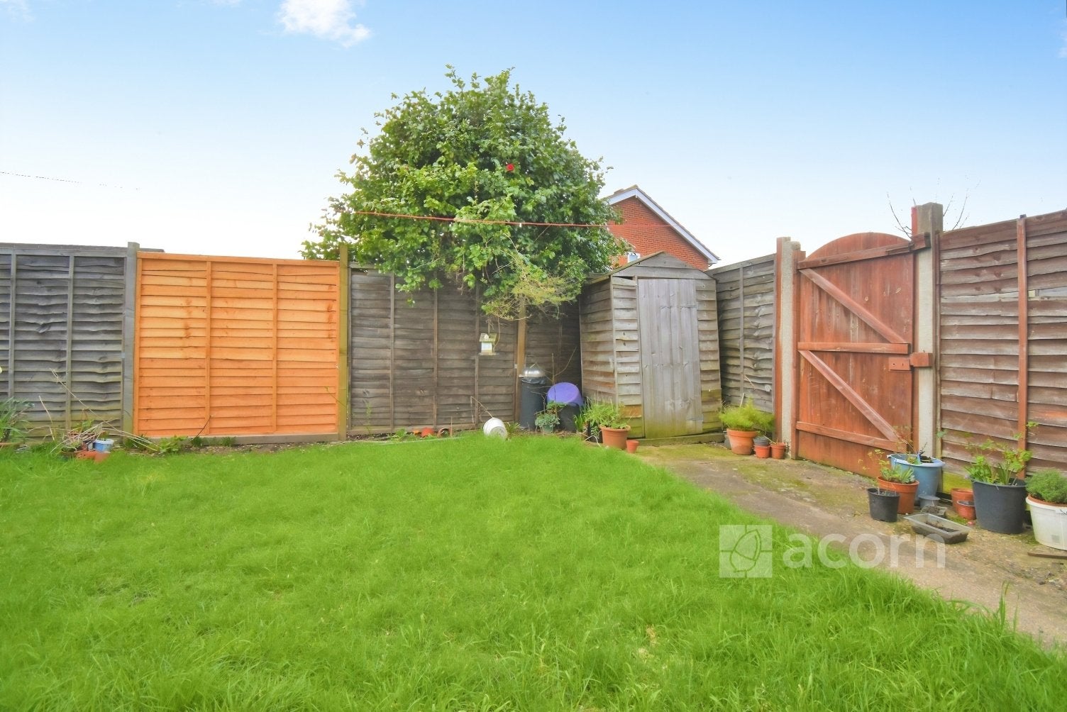 Flat Beechwood Crescent in Greater London
