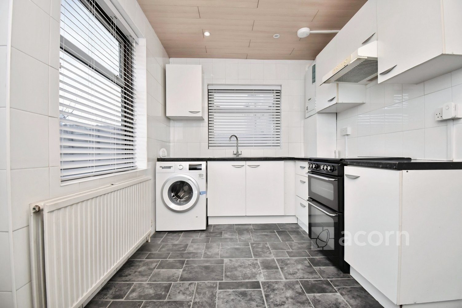 Flat Beechwood Crescent in Greater London