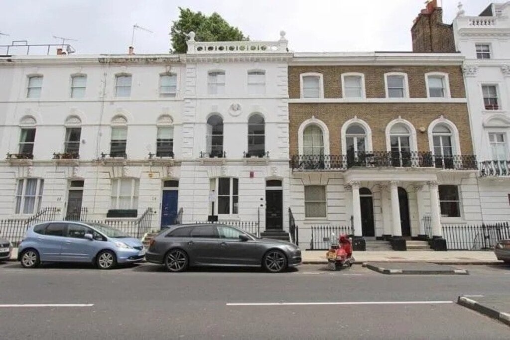 Flat Oakley Street in Greater London