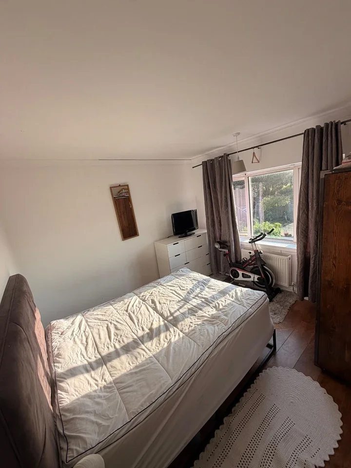 Room Richland Avenue in Greater London