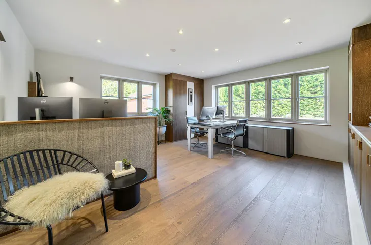 Flat Pennypot Lane in Surrey Heath