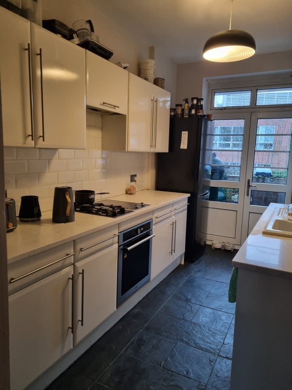 Flat Streatham High Road in Greater London