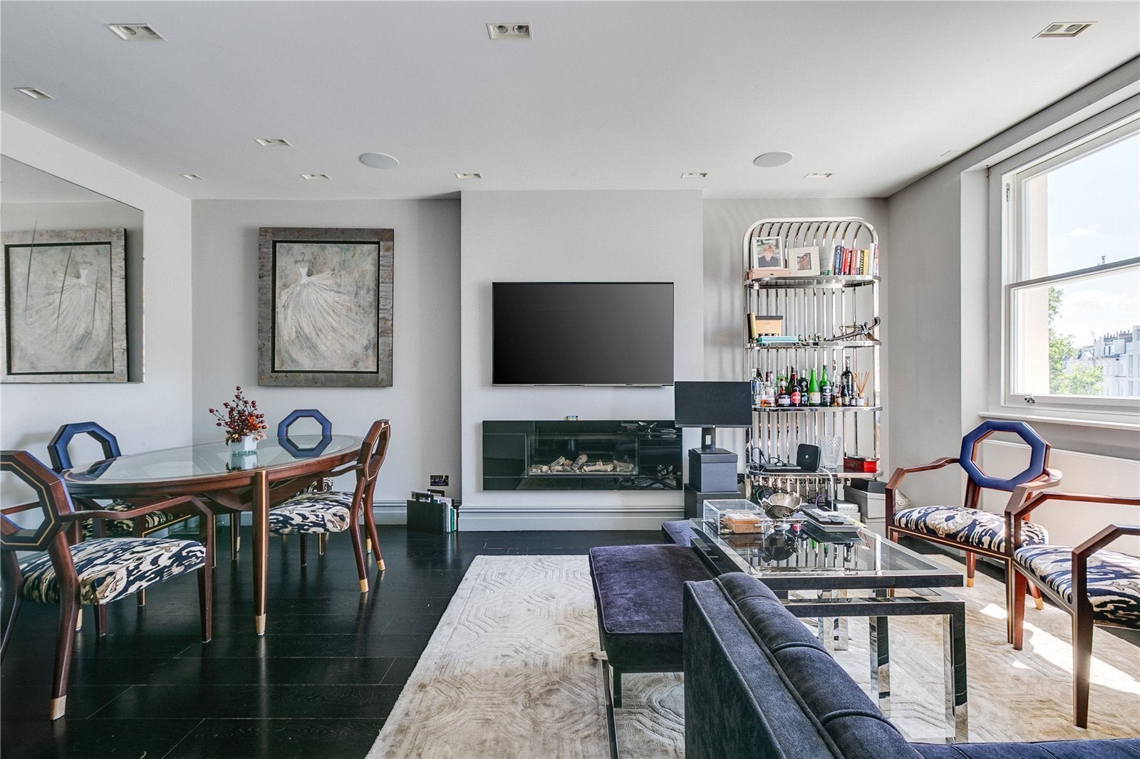 Flat Belgrave Square in City of Westminster