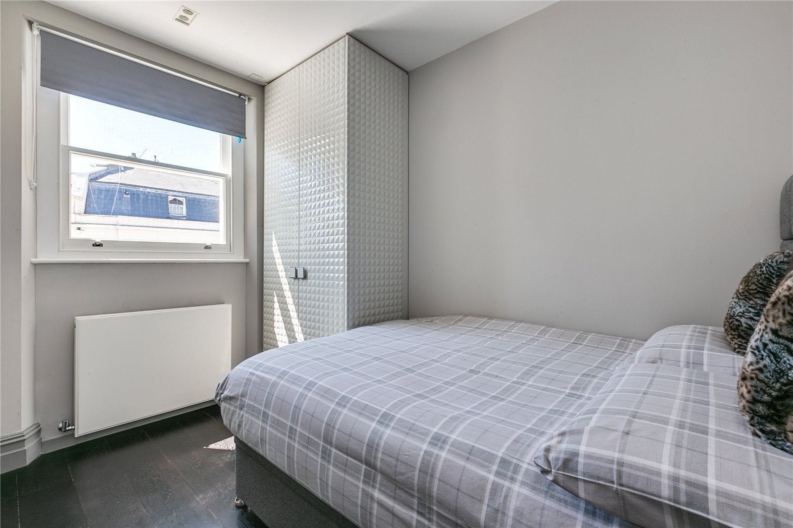 Flat Belgrave Square in City of Westminster