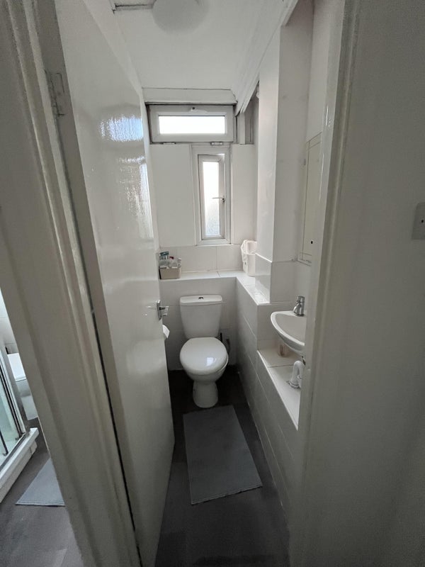 Room Cable Street in Greater London