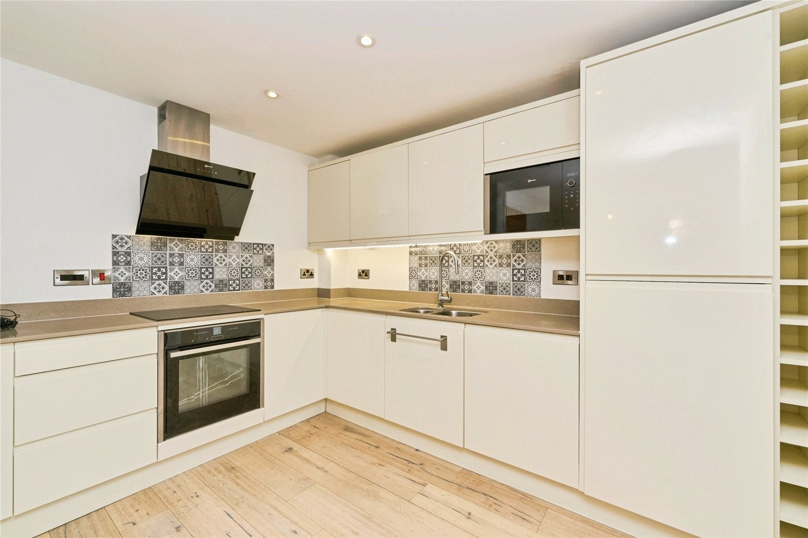 House Erncroft Way in Greater London