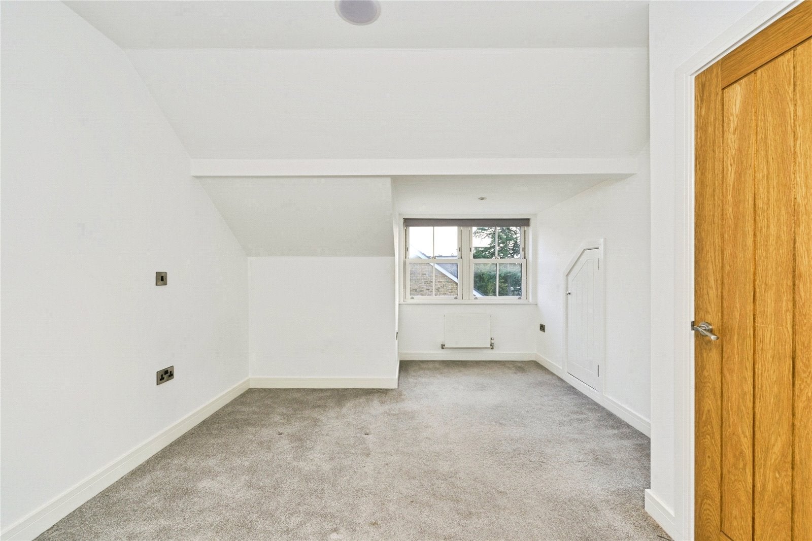 House Erncroft Way in Greater London