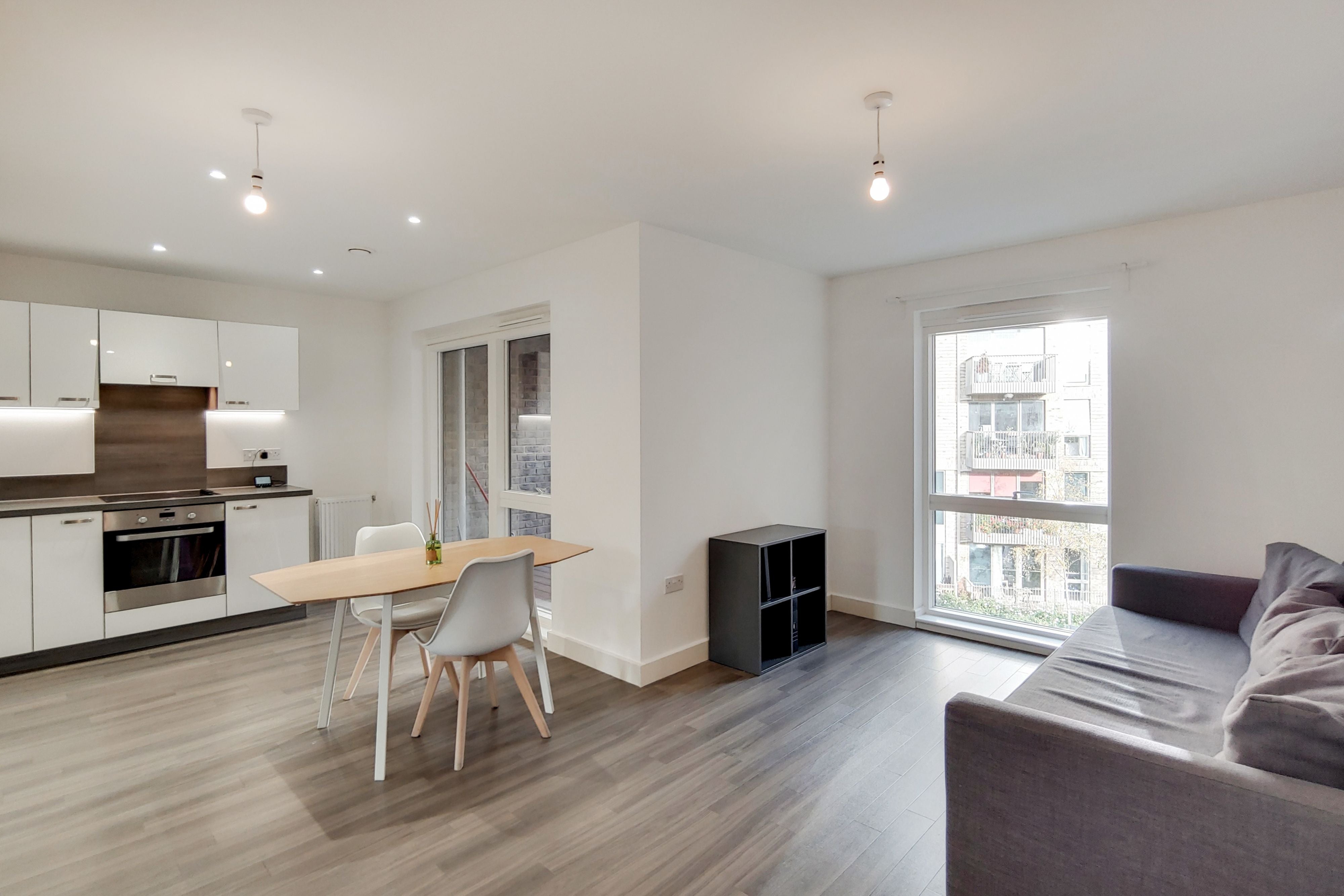 Flat Adenmore Road in Greater London