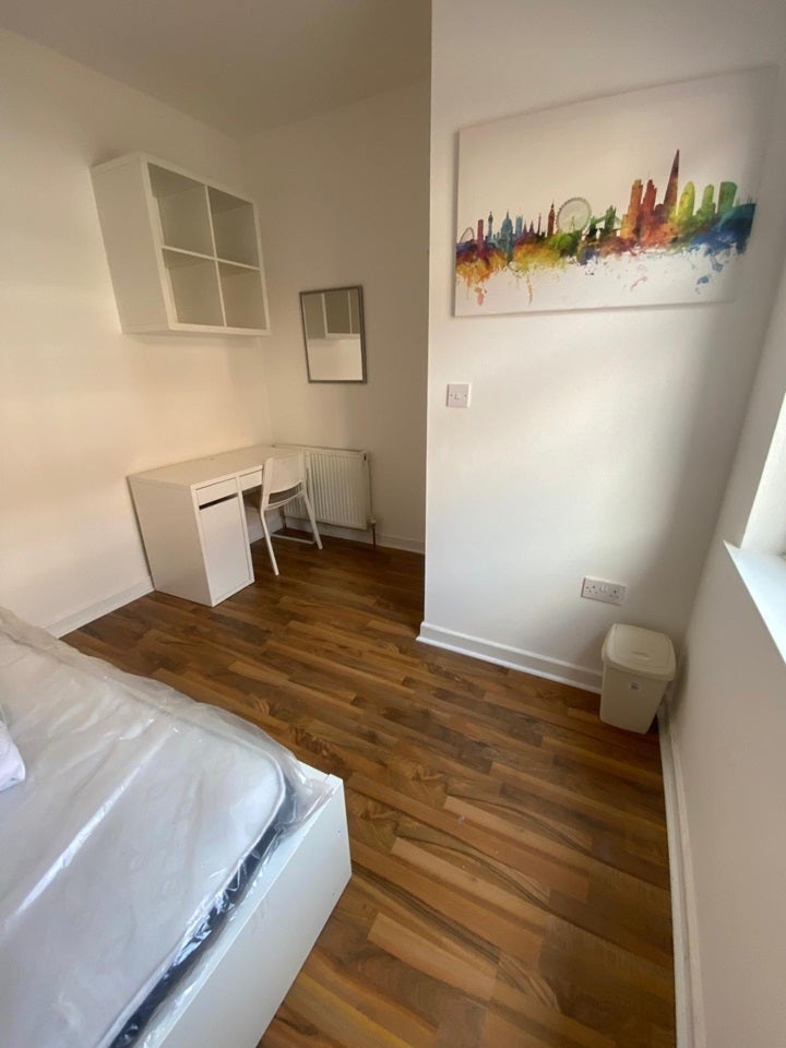 Room Bedford Mews in Coventry