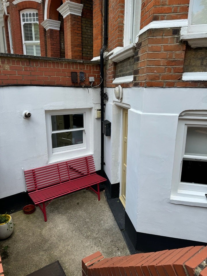 Flat Sotheby Road in Greater London