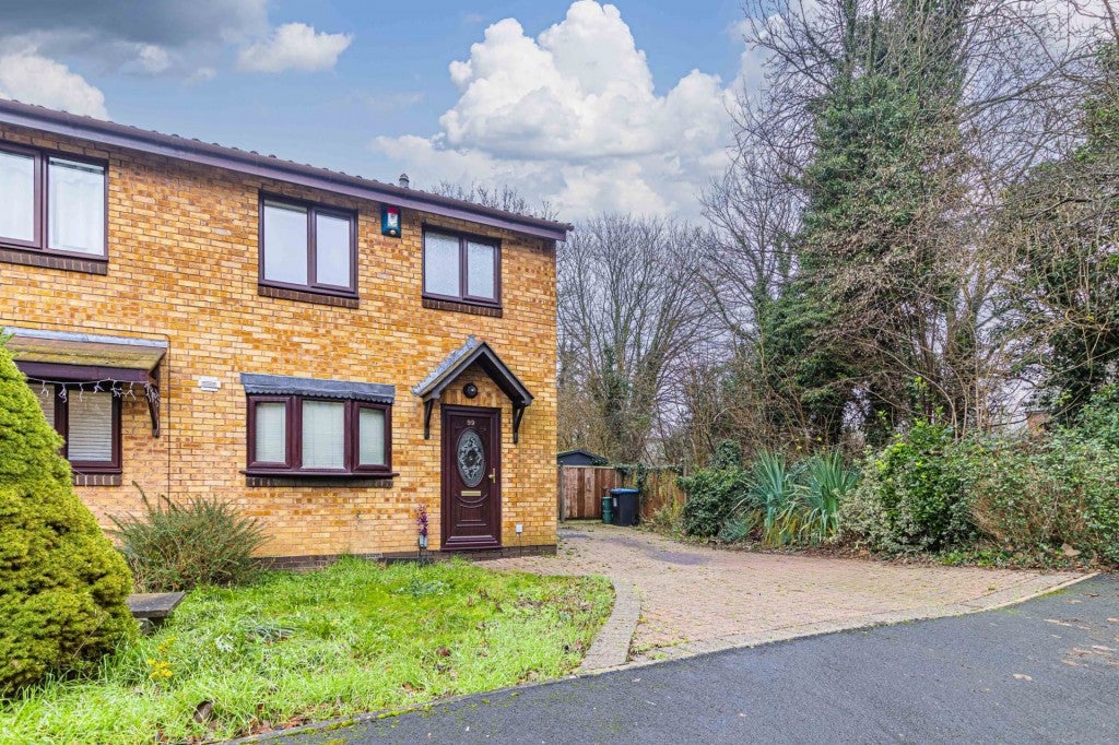 House Hunters Oak in Dacorum