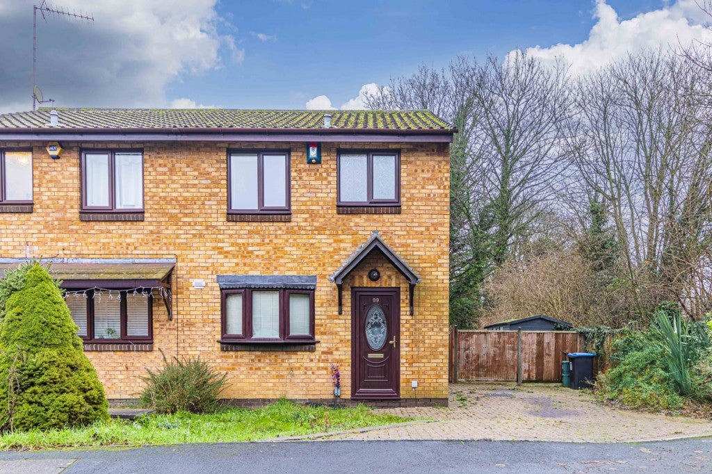 House Hunters Oak in Dacorum