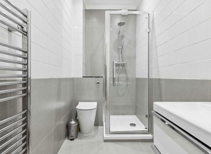 Flat Pembridge Gardens in Greater London