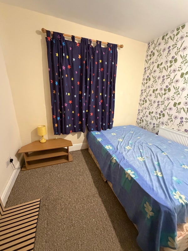 Room Canal Street in Oadby and Wigston