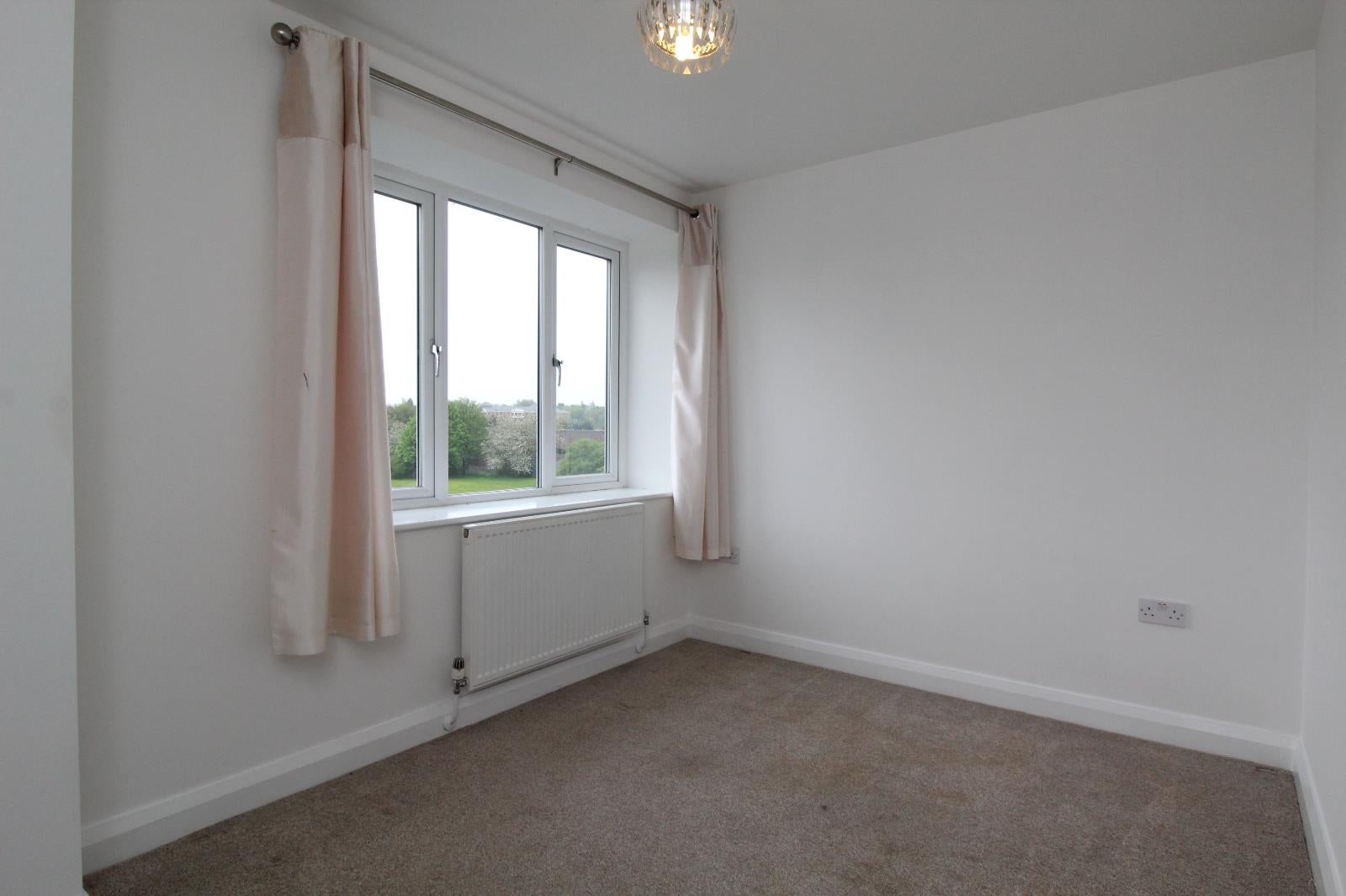 Flat Oakroyd Fold in Leeds