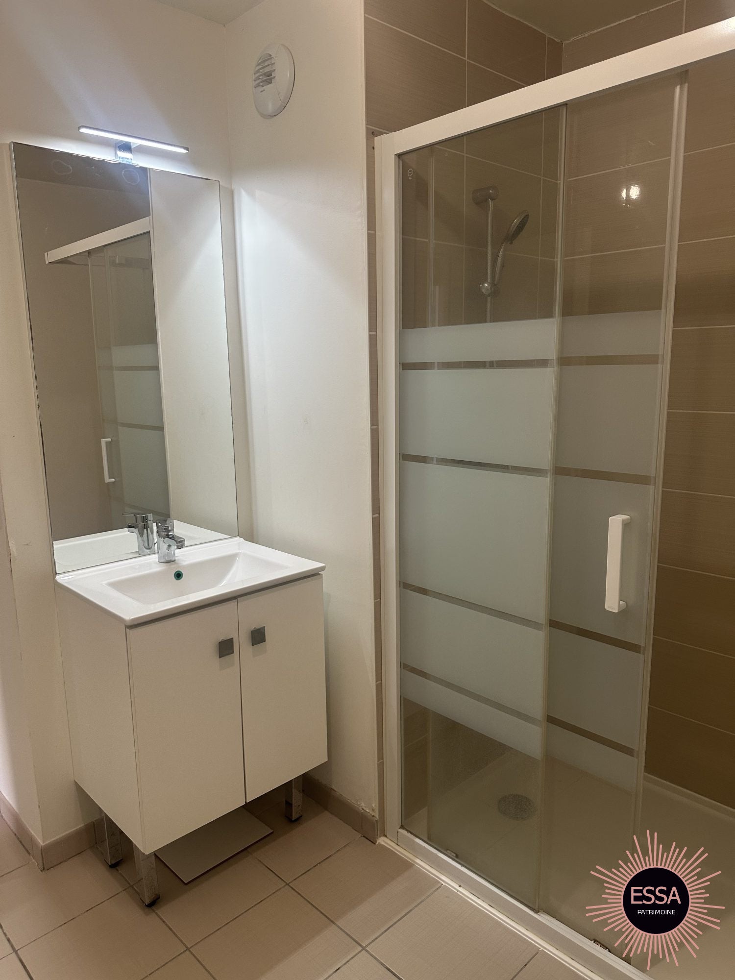 Flat D 113 in Flins-sur-Seine