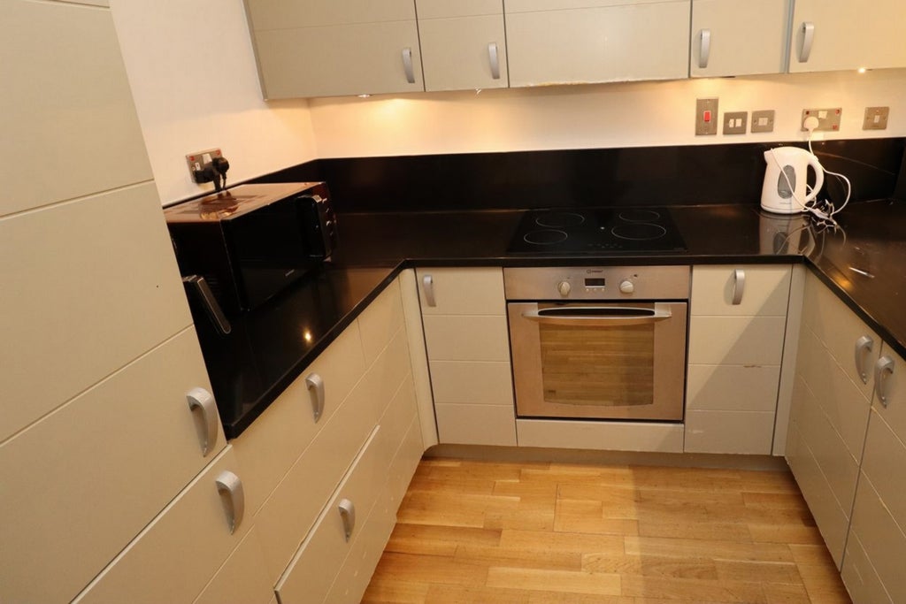 Room Globe Road in Greater London