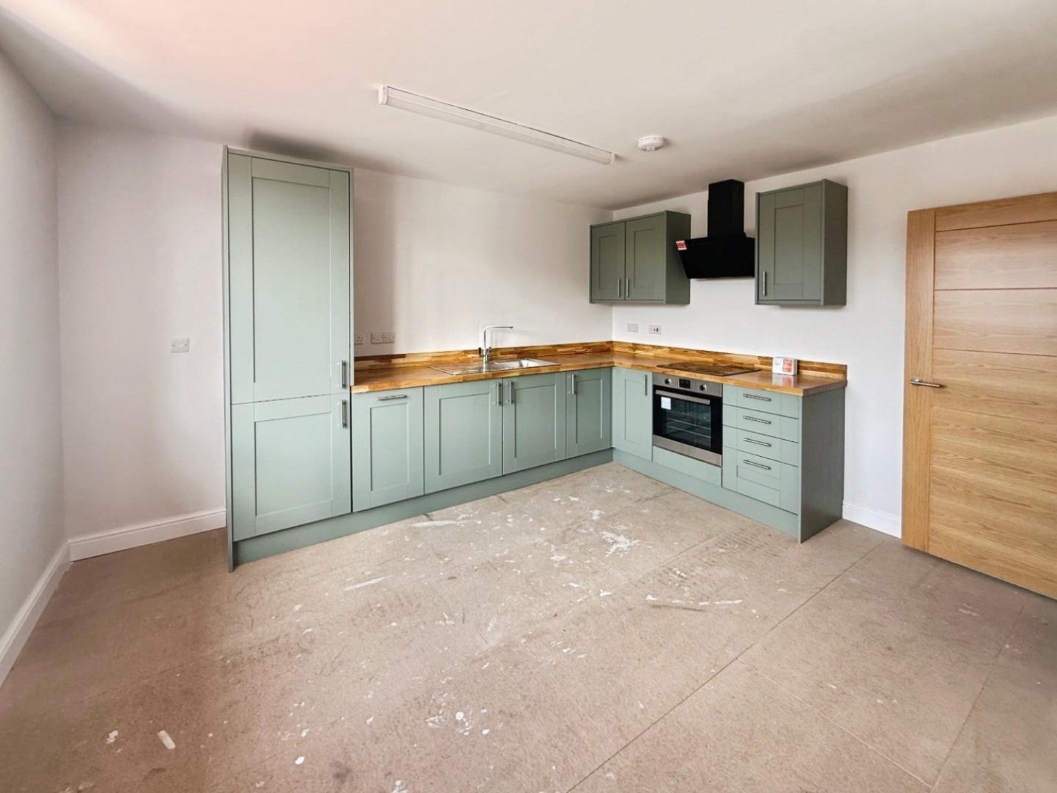 Flat Banks Court in Leigh