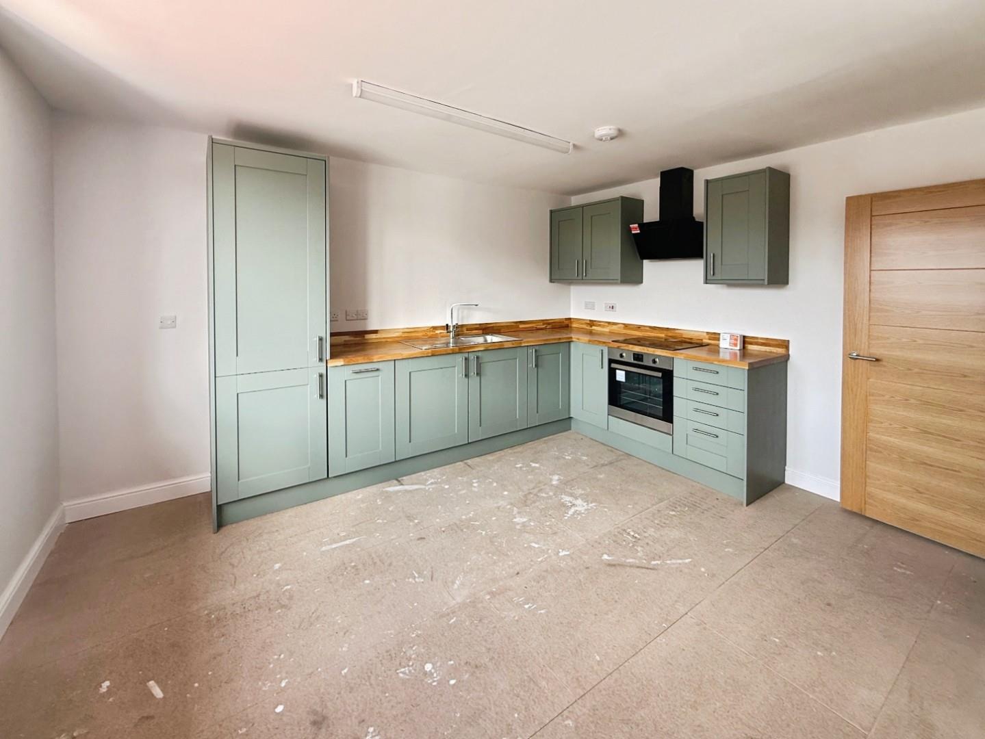 Flat Banks Court in Leigh