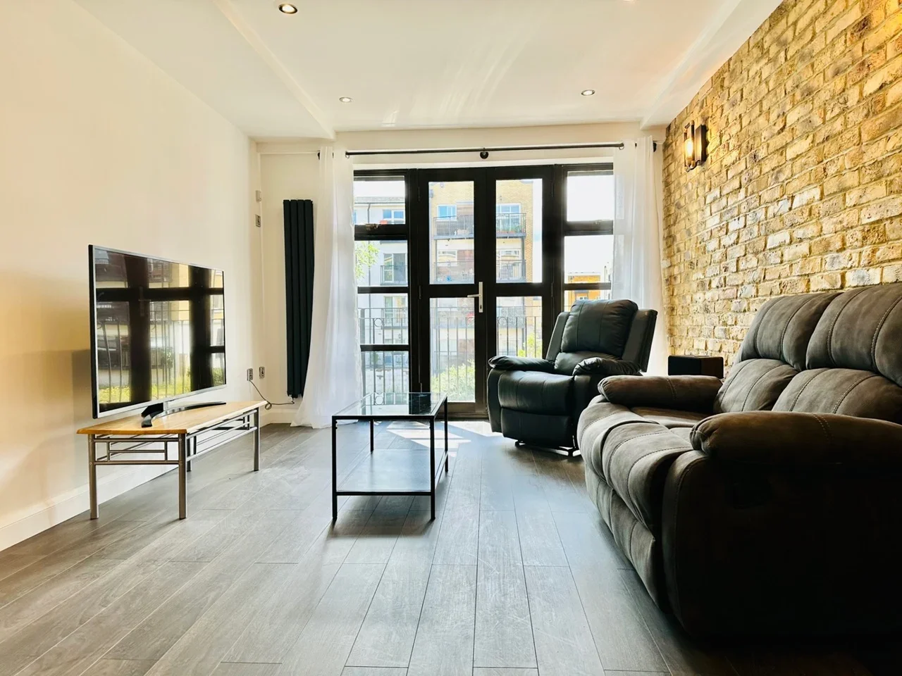 Flat Copperfield Road in Greater London