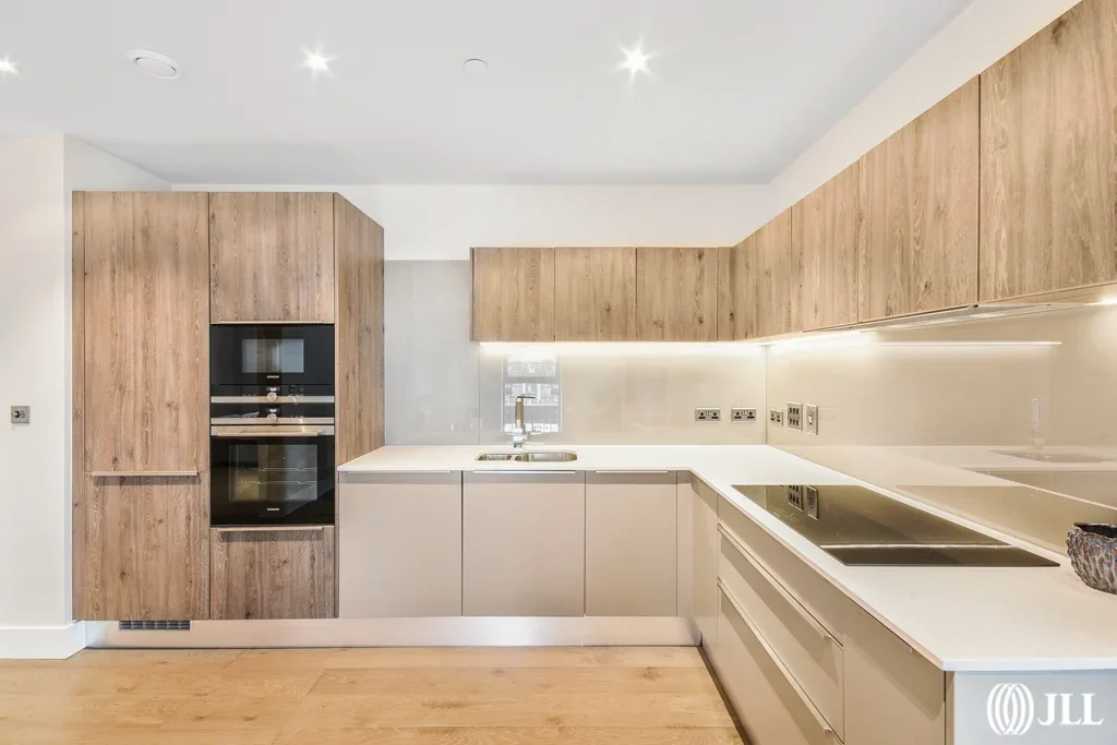 Flat Lockington Road in Greater London