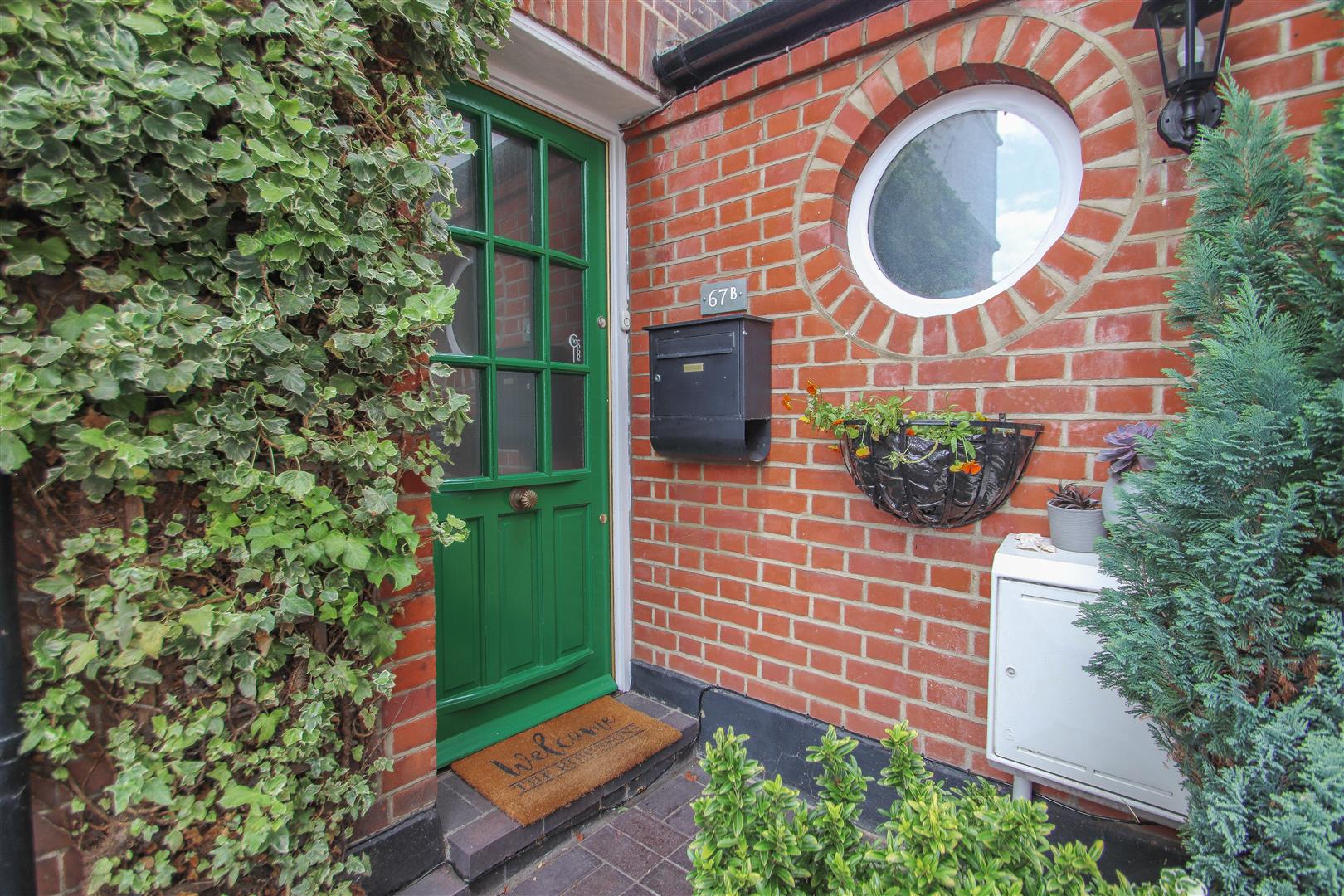 Flat Grand Parade in Southend-on-Sea
