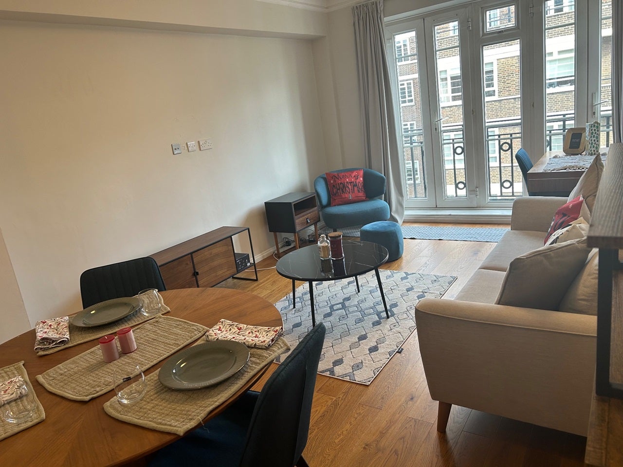 Flat Page Street in City of Westminster