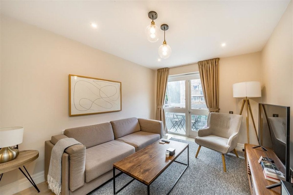 Flat Hoxton Square in Greater London