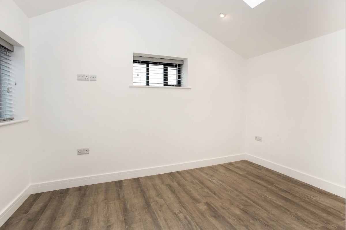 House Hunt Hall Lane in Stratford-on-Avon