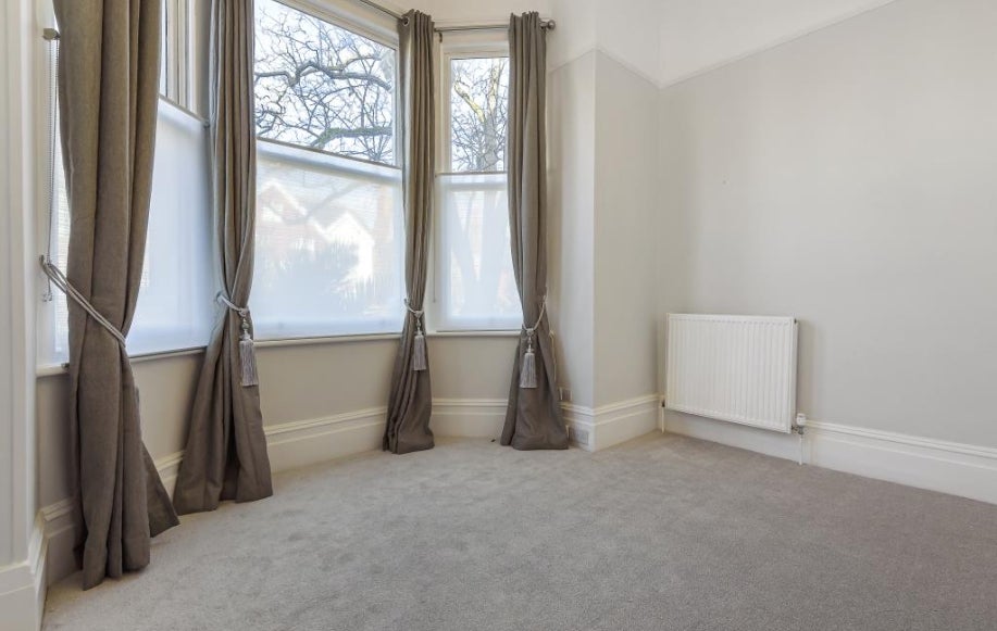 Flat Kings Road in Greater London