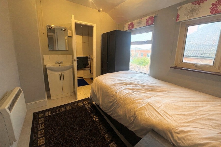 Flat Farnham Road in Guildford