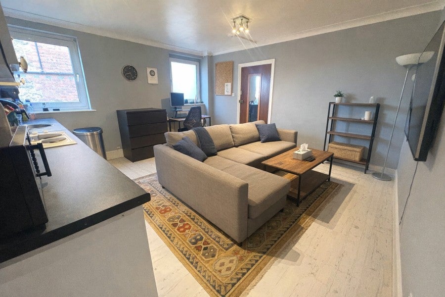 Flat Farnham Road in Guildford
