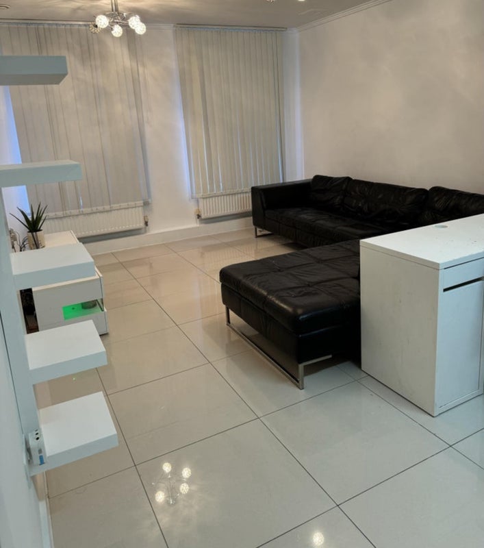 Room Stockwell Road in Greater London