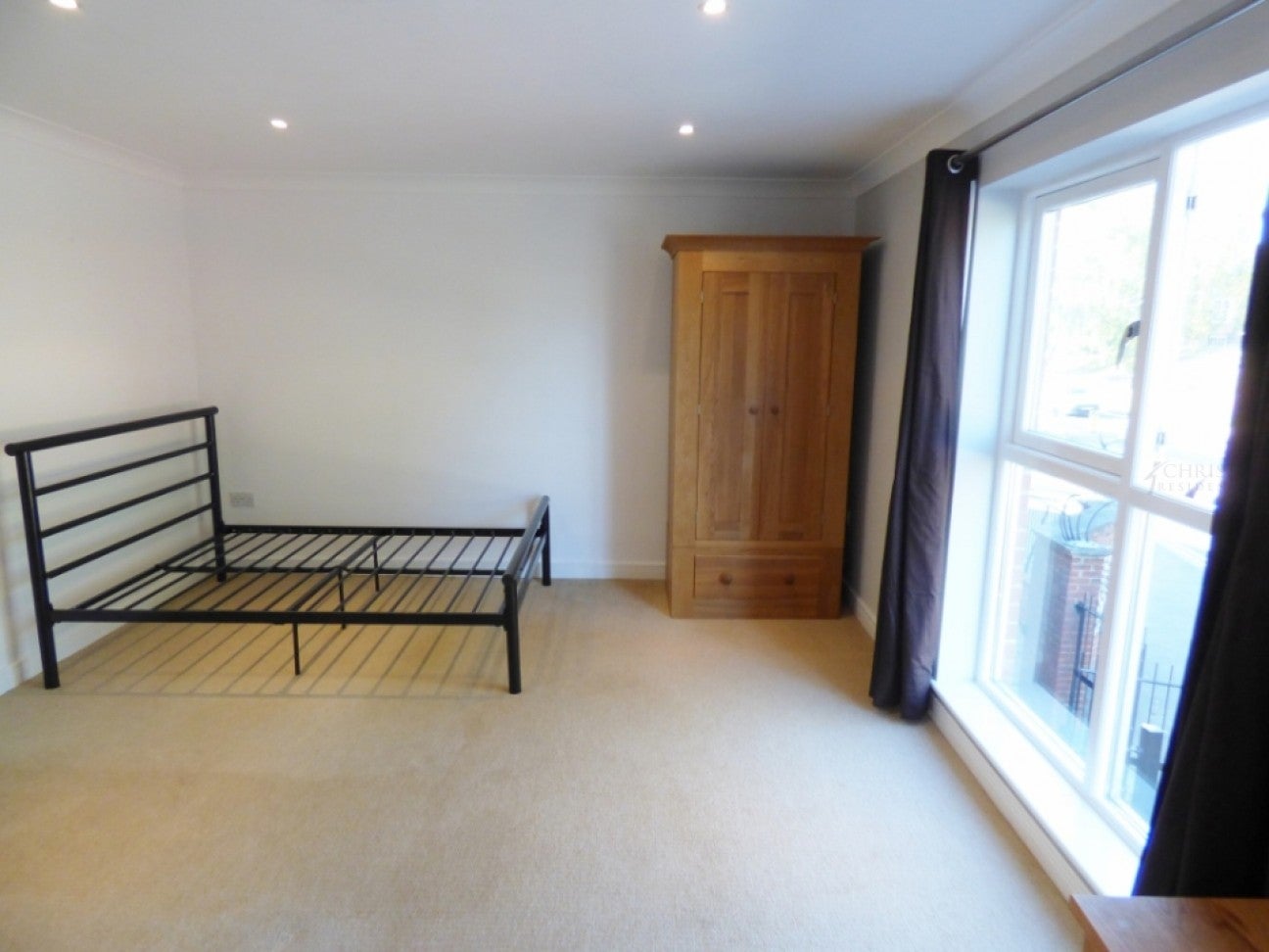 Flat Flint Cottages in Mole Valley