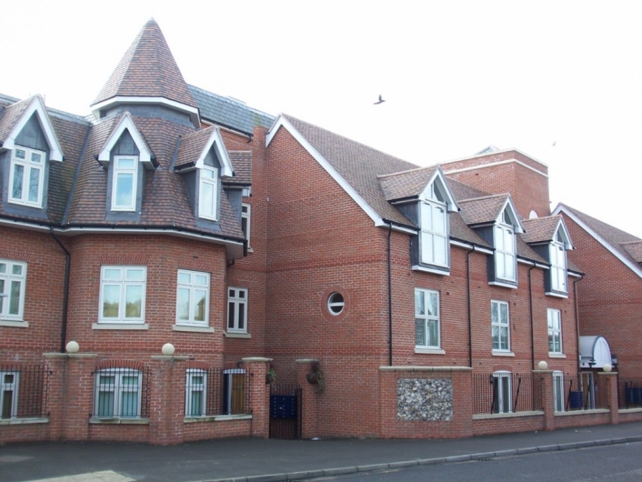 Flat Flint Cottages in Mole Valley