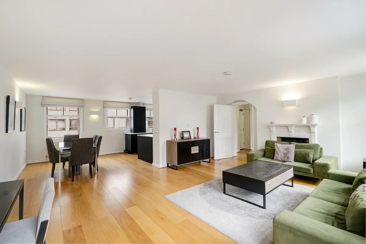 Flat Little Portland Street in City of Westminster