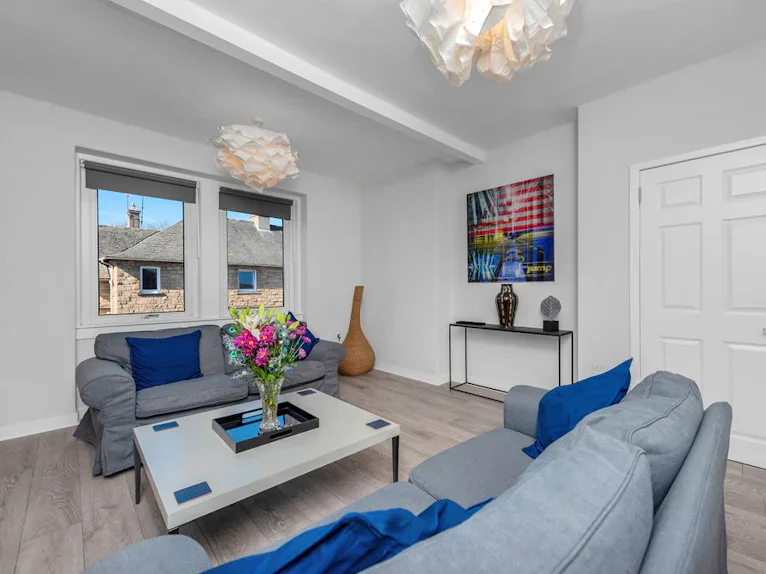 Flat Chesser Grove in City of Edinburgh